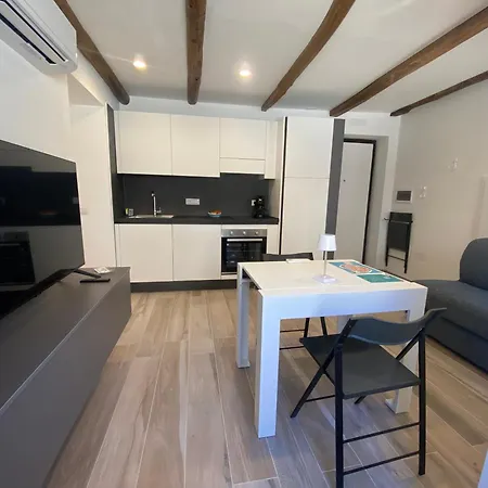 La Maschera Apartament